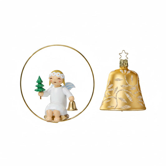Wendt & Kühn Engel im Ring mit Bäumchen und Glocke, Glasglocke