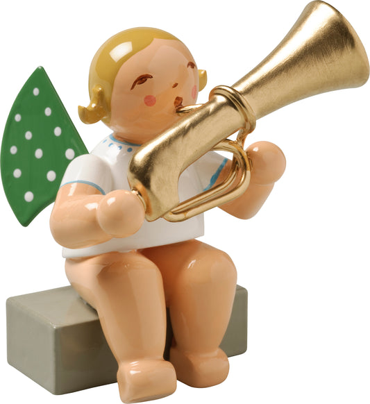 Wendt & Kühn Engel mit Basstrompete, sitzend
